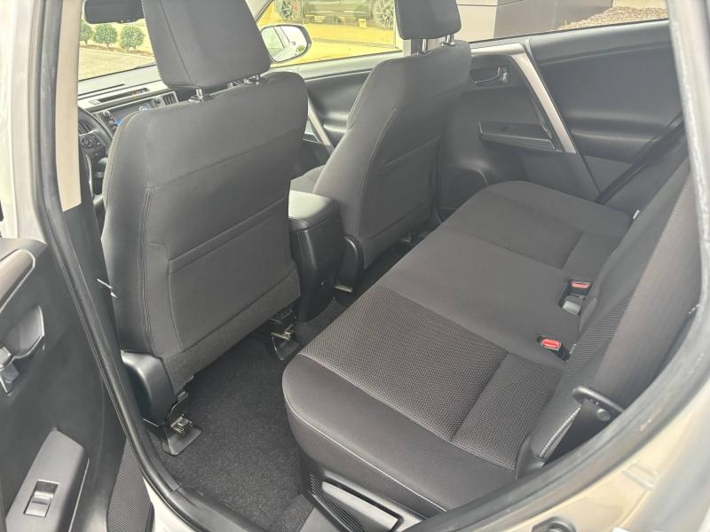 agency.seo.links.detann.title TOYOTA RAV4 d’occasion à vendre à LA GARDE chez AUTO SERVICE VAROIS 83 (Photo 19)